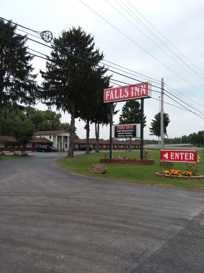 Falls Inn Newton Falls Exterior photo